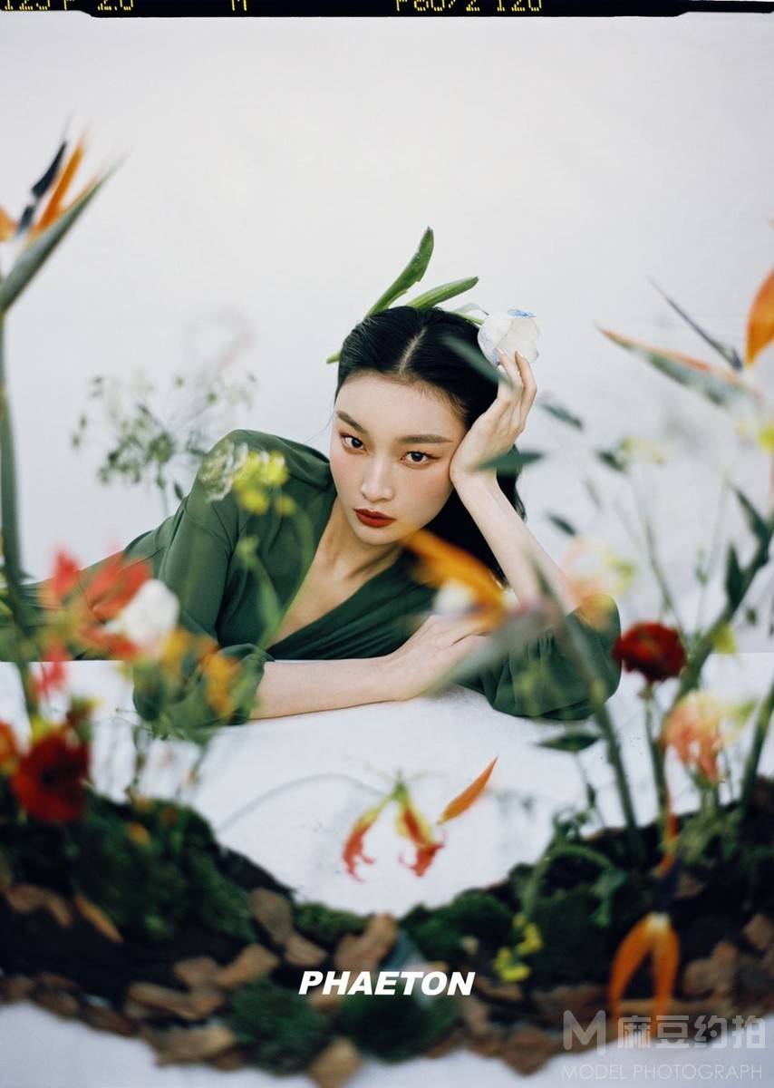 情绪模特