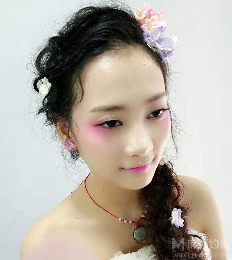 妆容模特