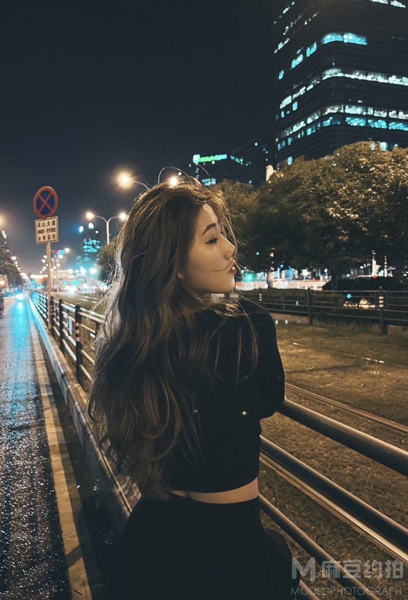 夜景模特