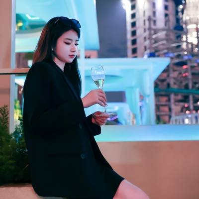 情绪模特