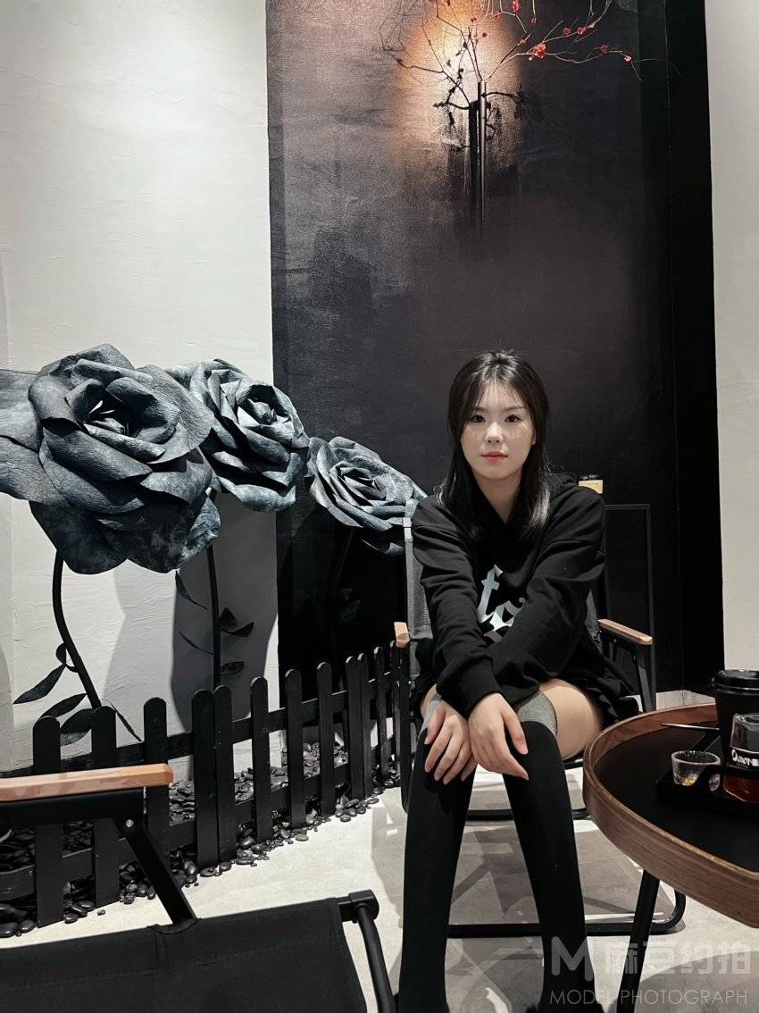 黑白模特