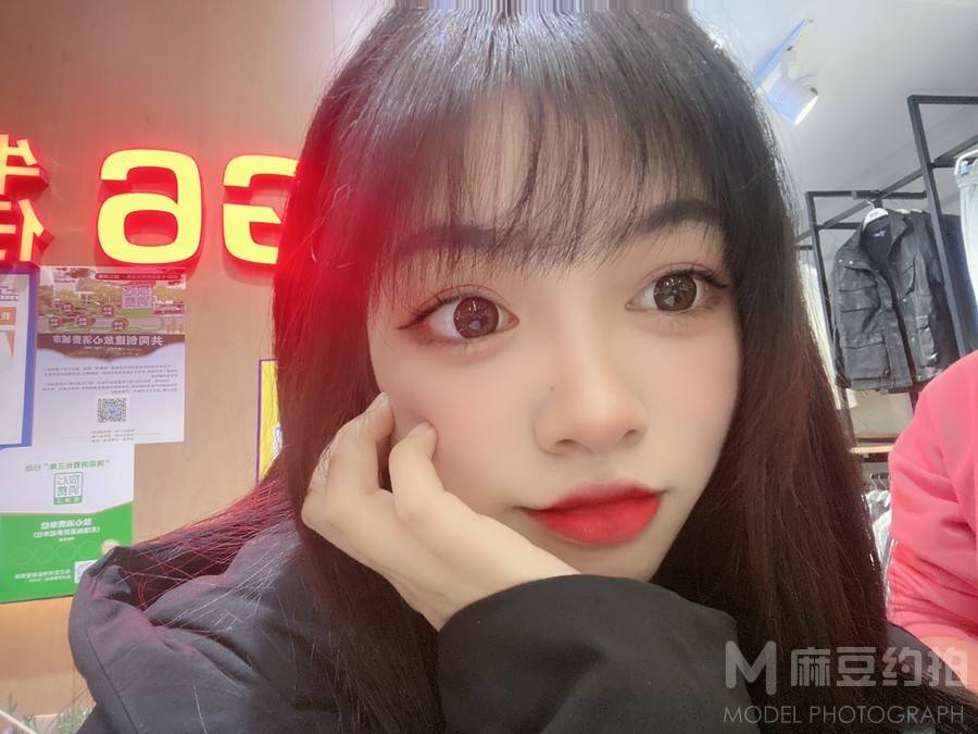 妆容模特