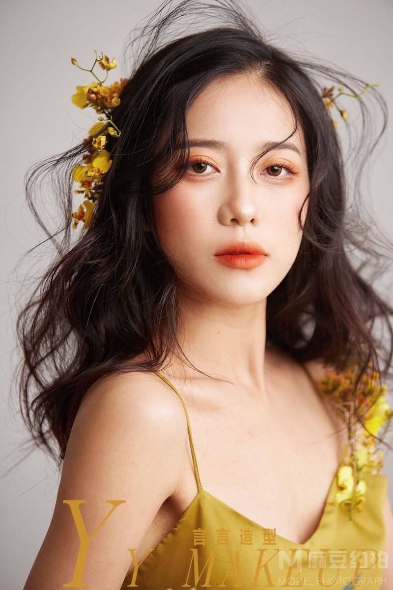 妆容模特