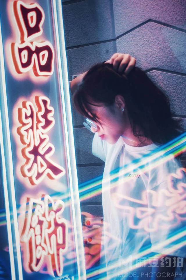 夜景模特