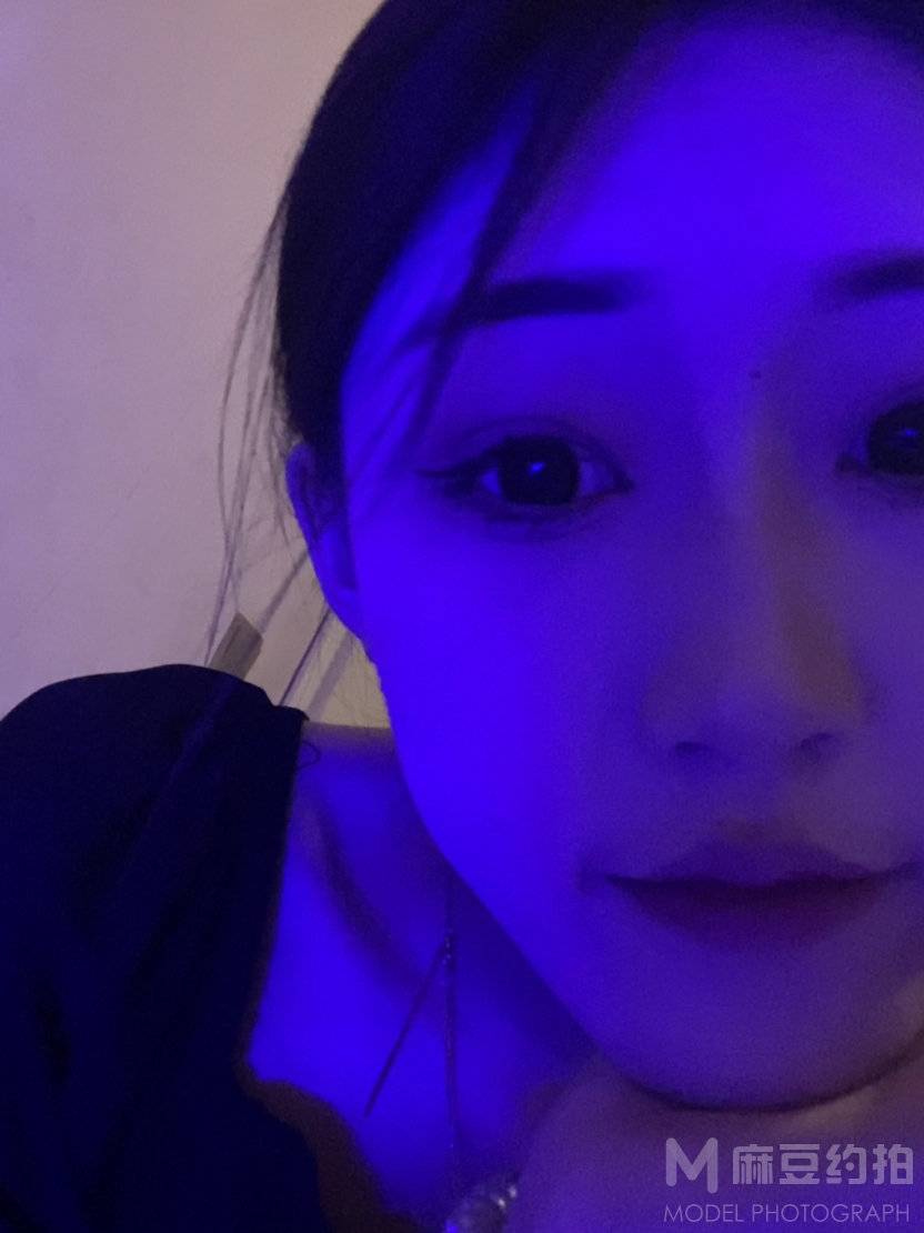 黑白模特
