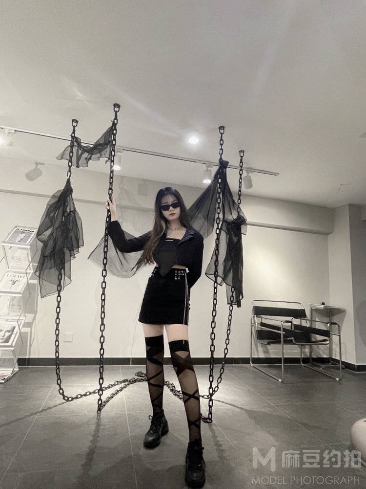 黑白模特