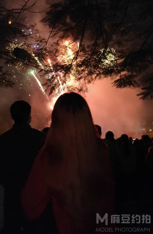 夜景模特