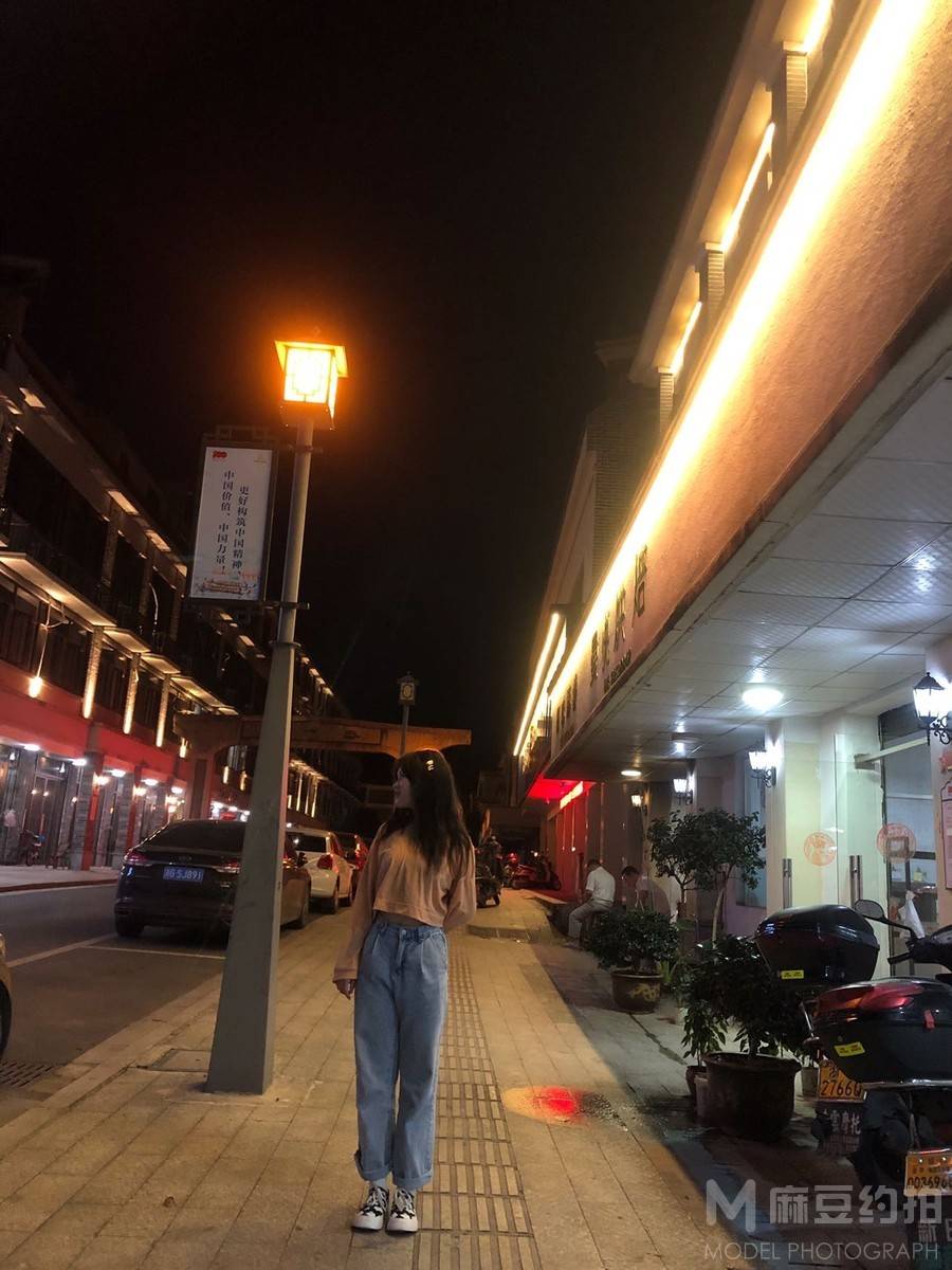 校园模特