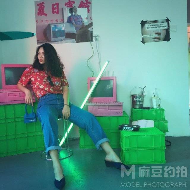 情绪模特