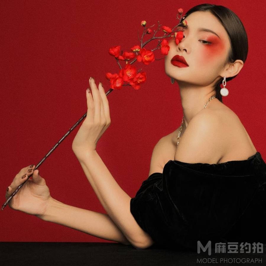 情绪模特