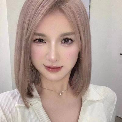 宝丽来模特