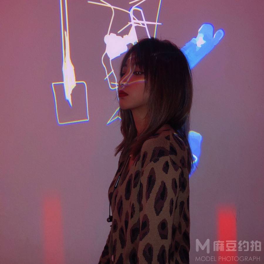 情绪模特