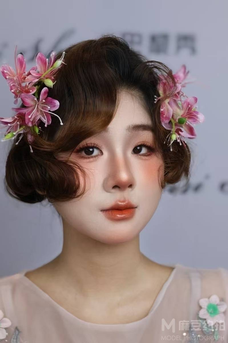 妆容模特
