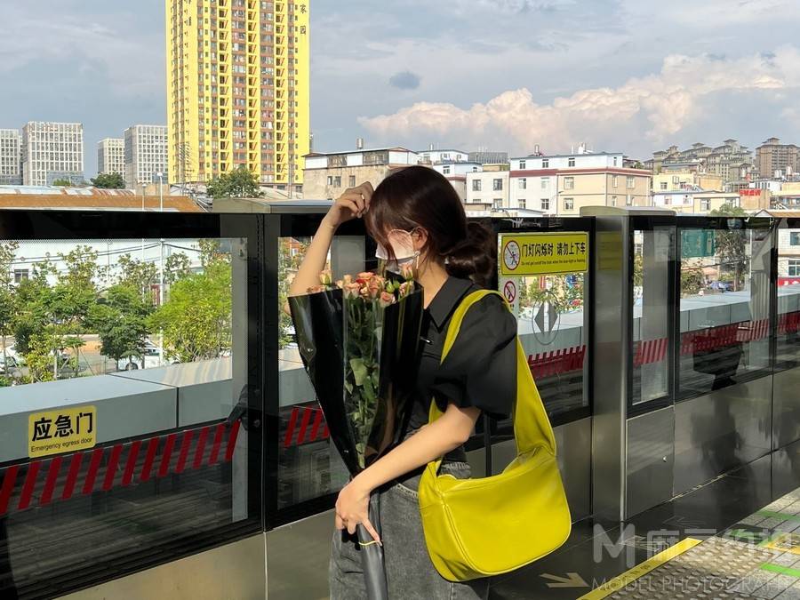 情绪模特