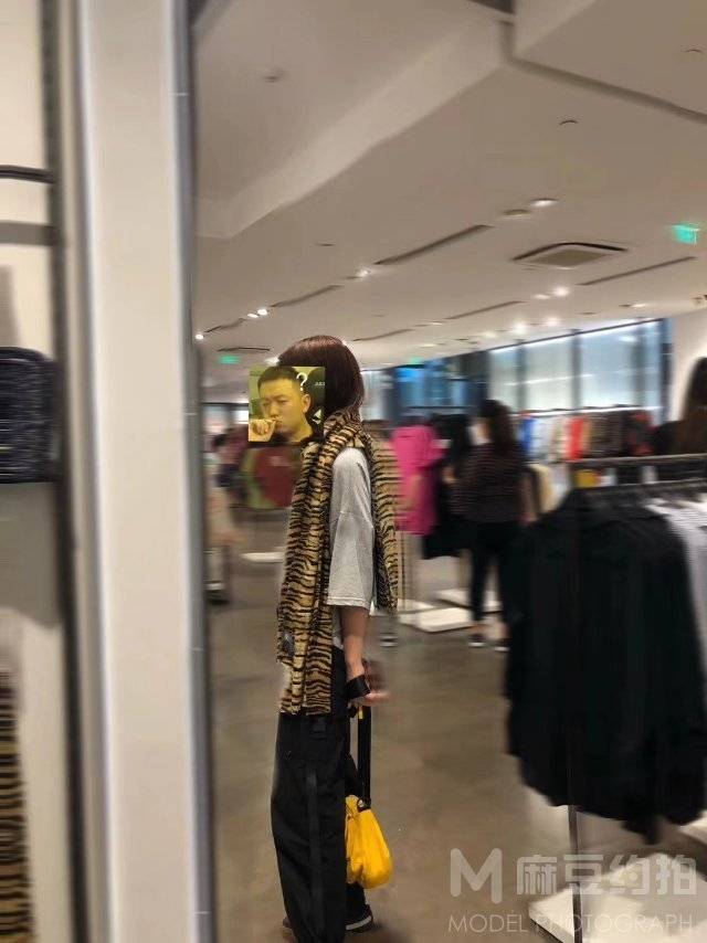 情绪模特