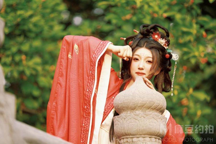 汉服模特
