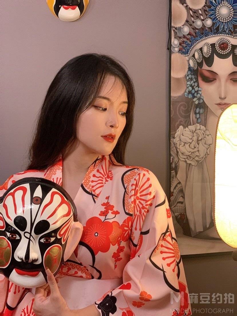 情绪模特