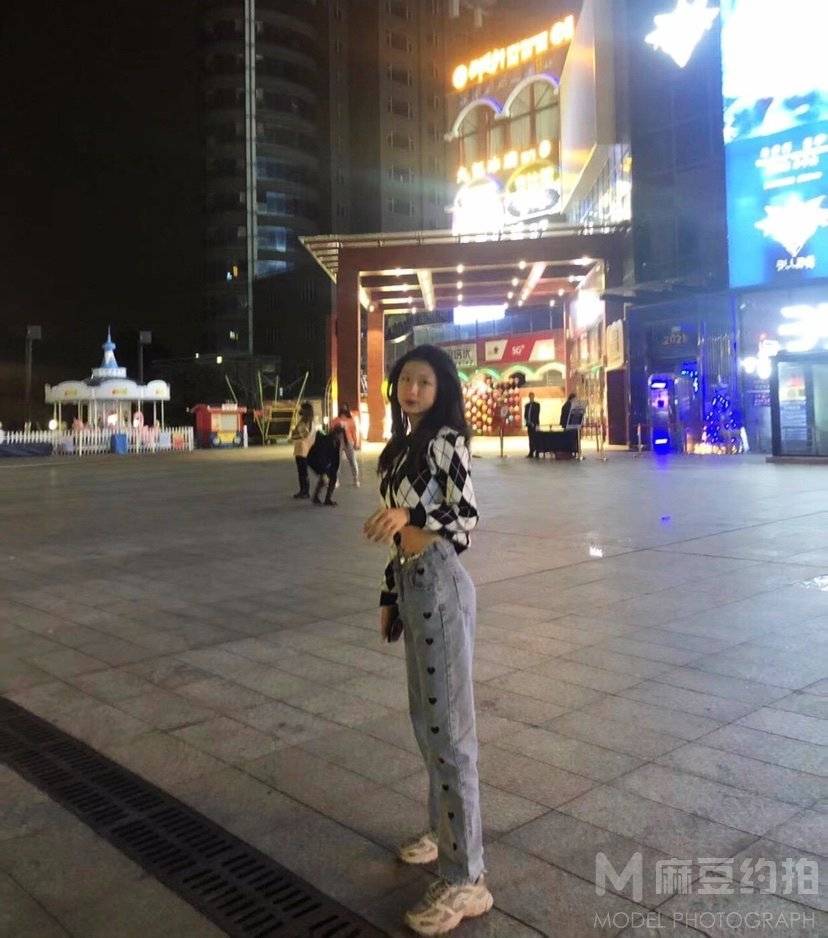 黑白模特