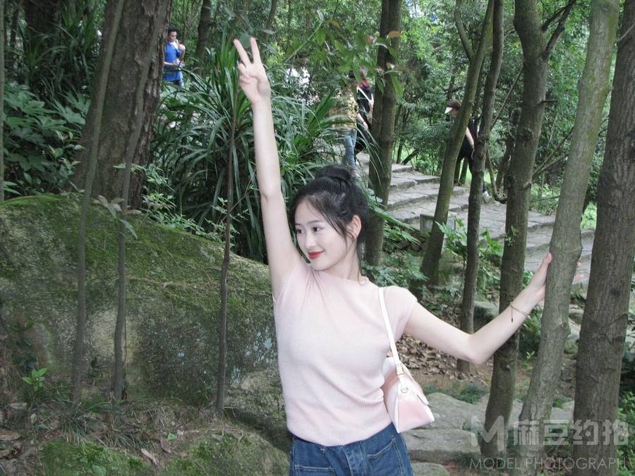 校园模特