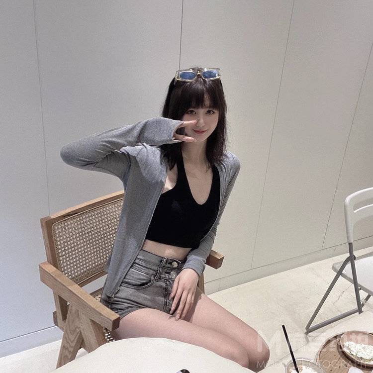 黑白模特