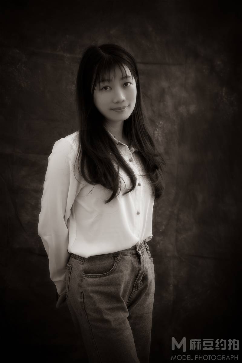 黑白模特