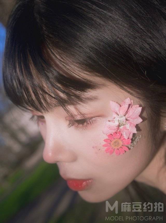 妆容模特