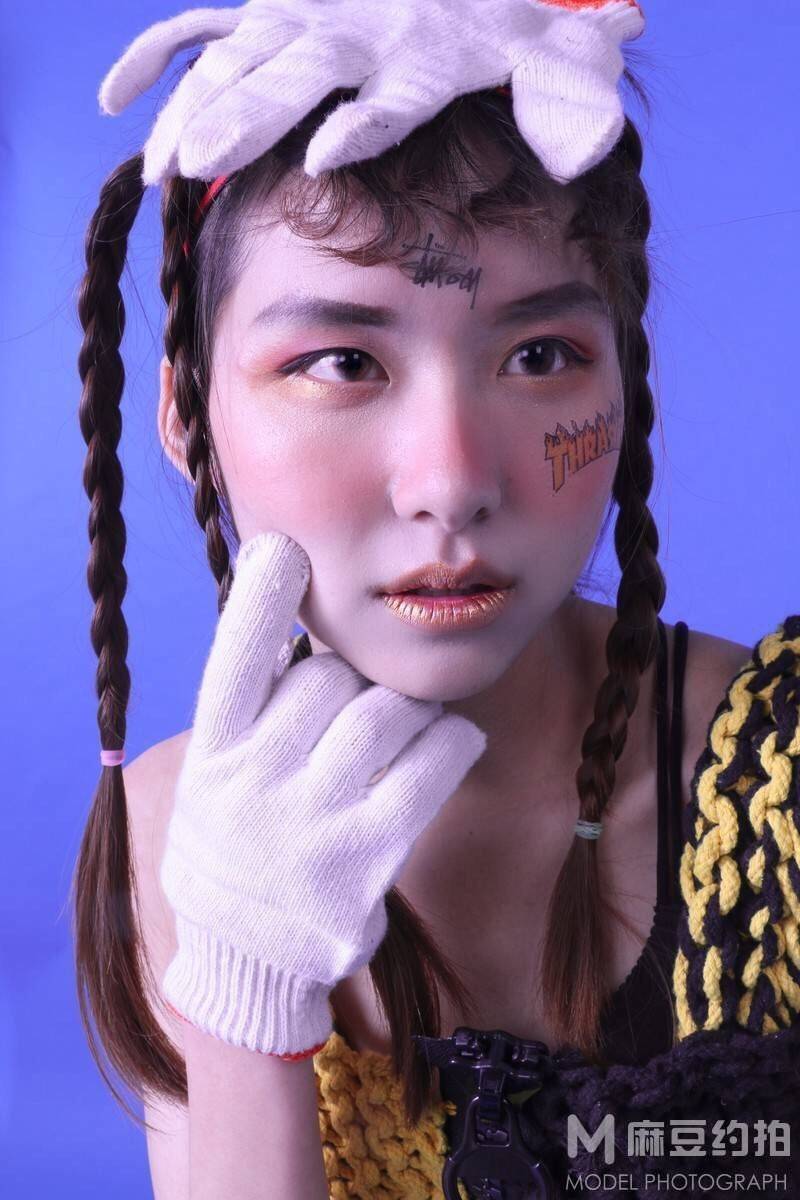 情绪模特