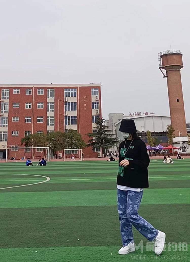 校园模特