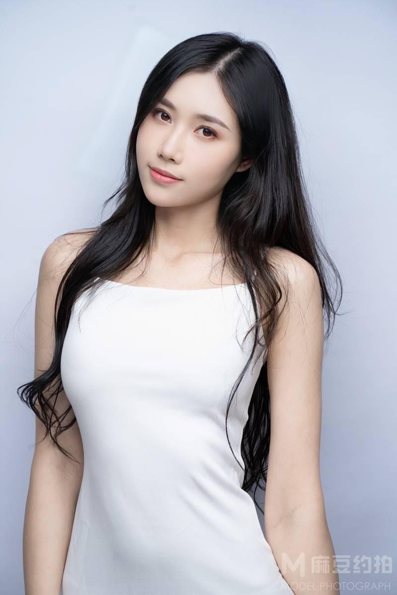 黑白模特