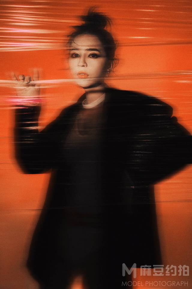 情绪模特