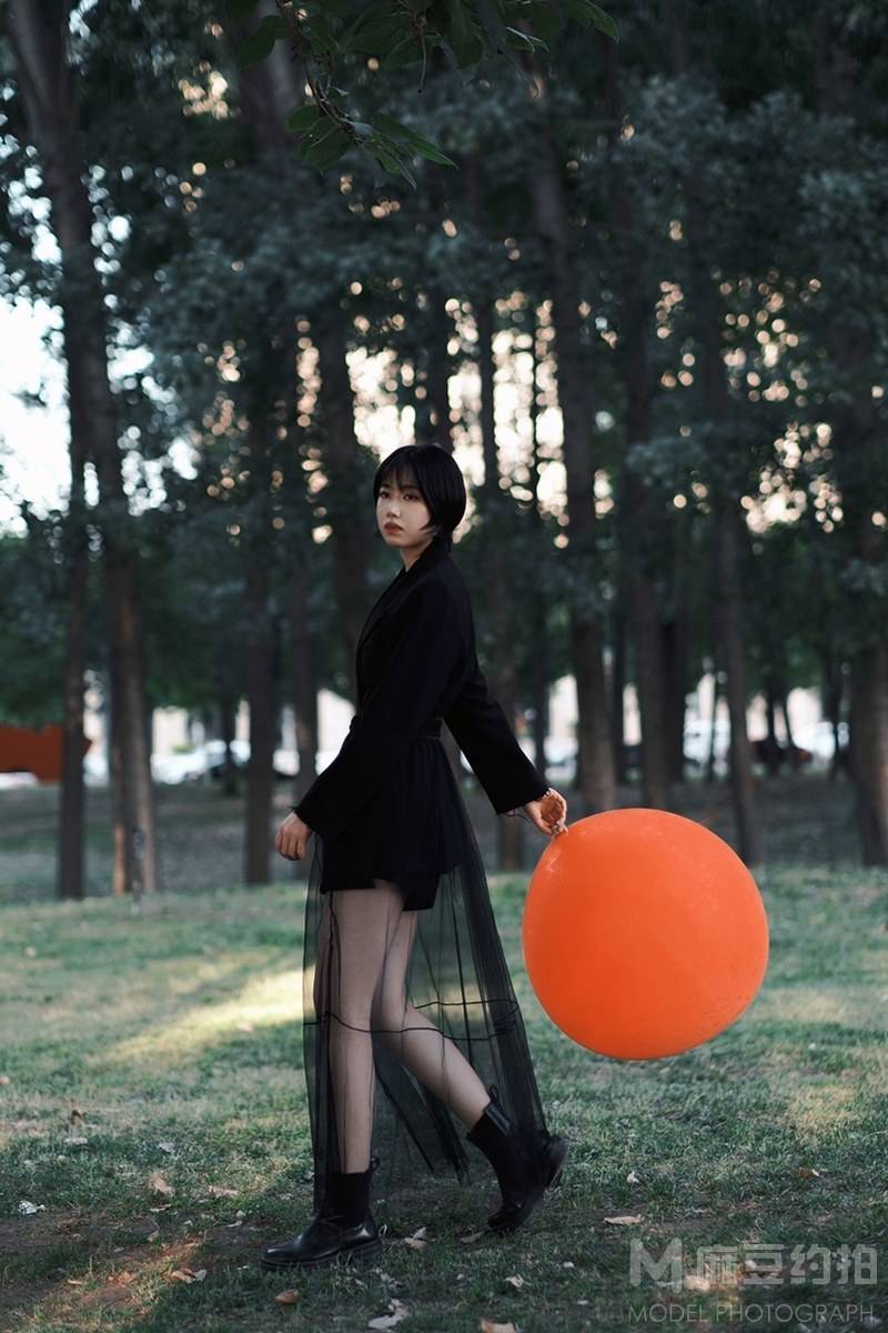 情绪模特