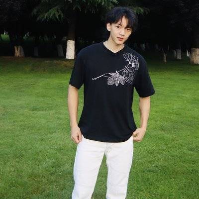 黑白模特