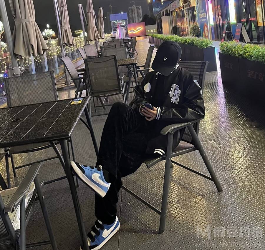 黑白模特