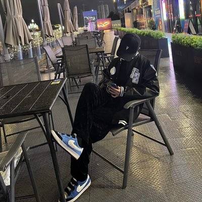黑白模特