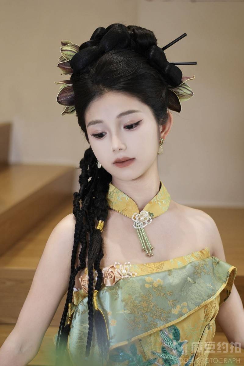妆容模特