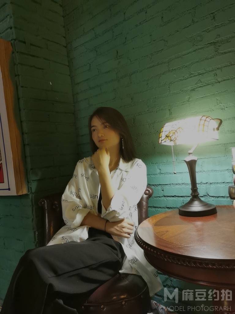 黑白模特