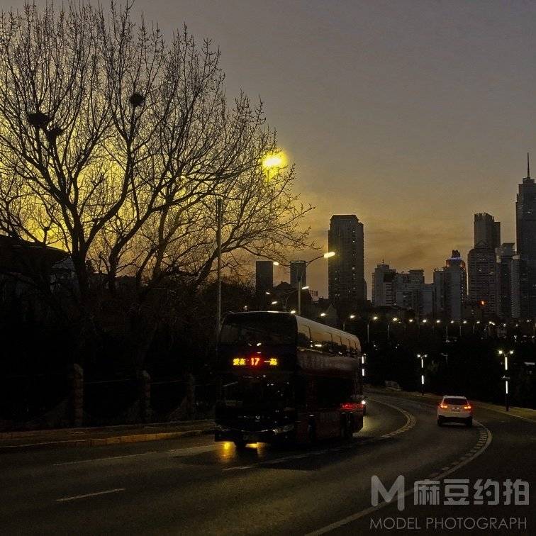 黑白模特