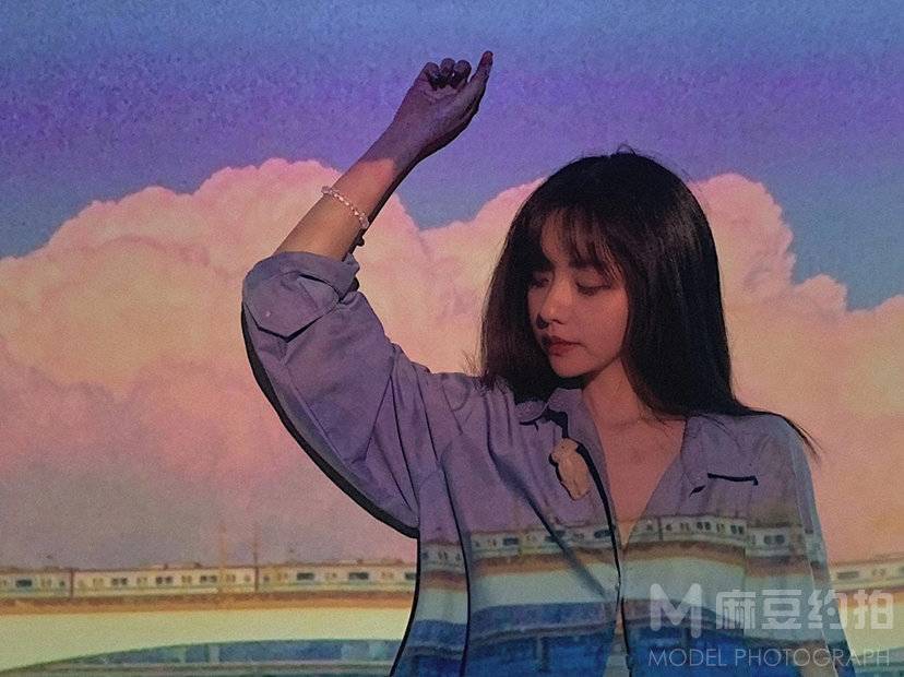 情绪模特