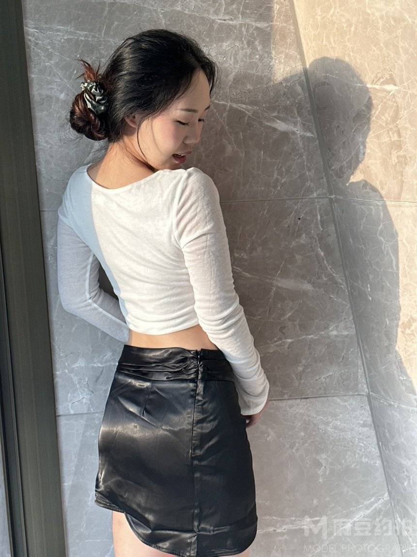 黑白模特