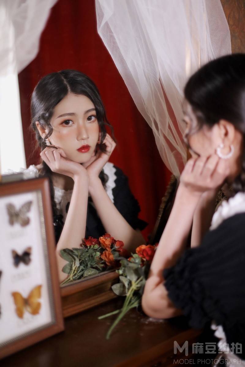 情绪模特