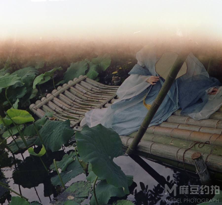 黑白模特