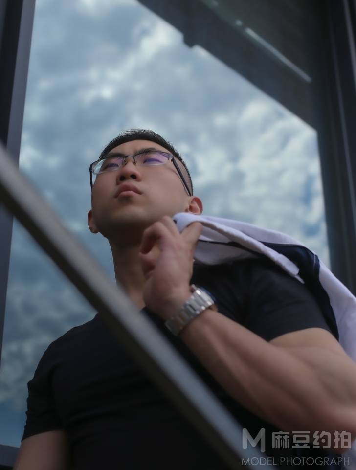 黑白模特
