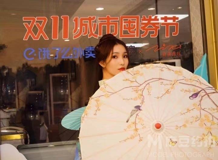 汉服模特