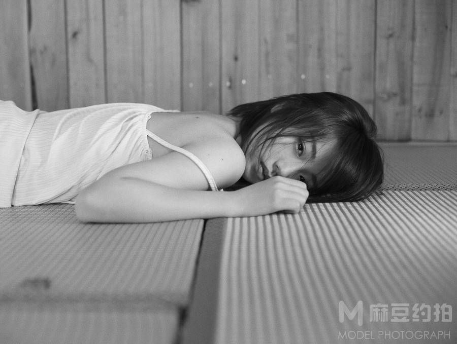黑白模特