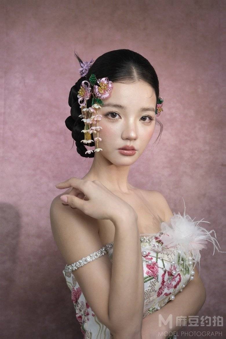 妆容模特