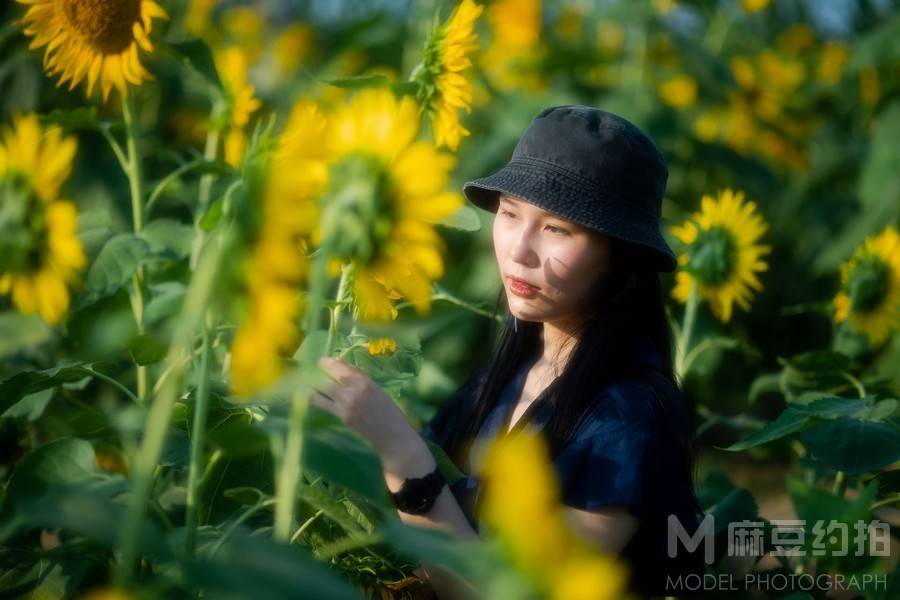 情绪模特