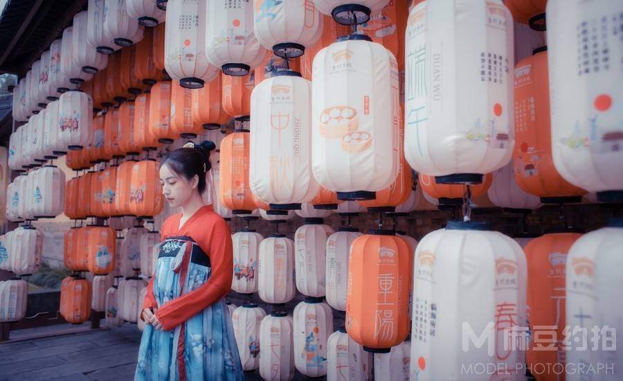 情绪模特