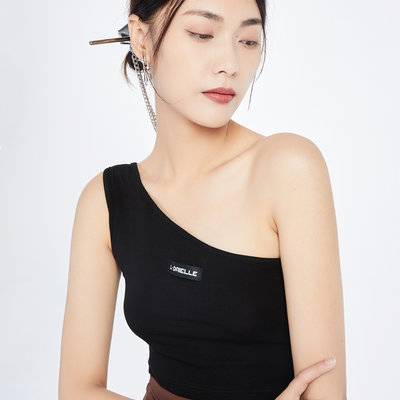 黑白模特