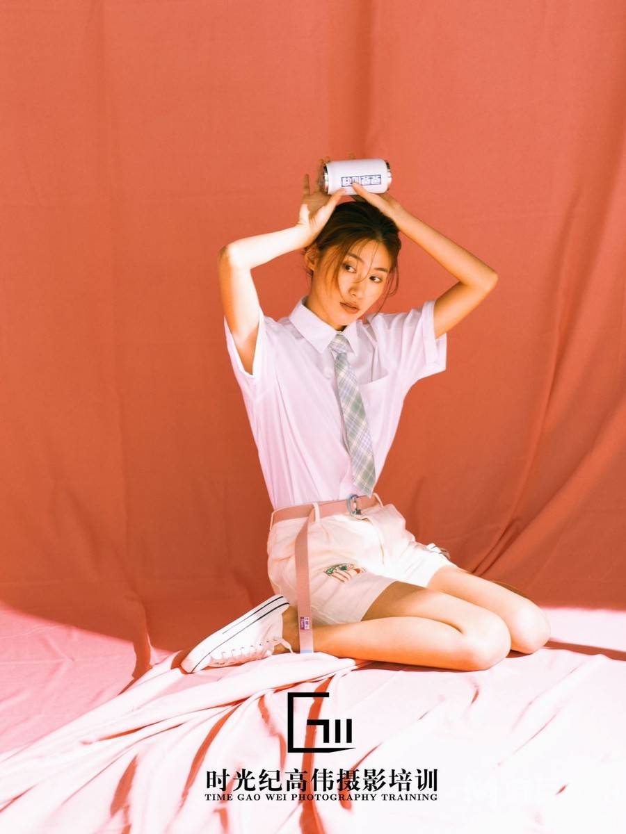 黑白模特