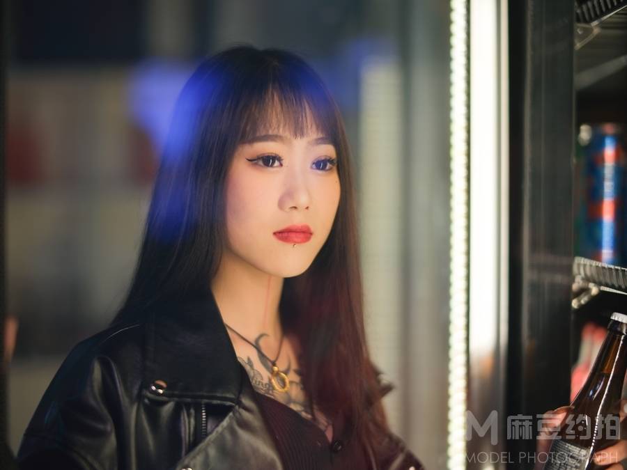 情绪模特